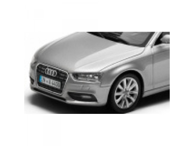 Модель Audi A4, Ice silver, 2013, Scale 1 43, артикул 5011204113